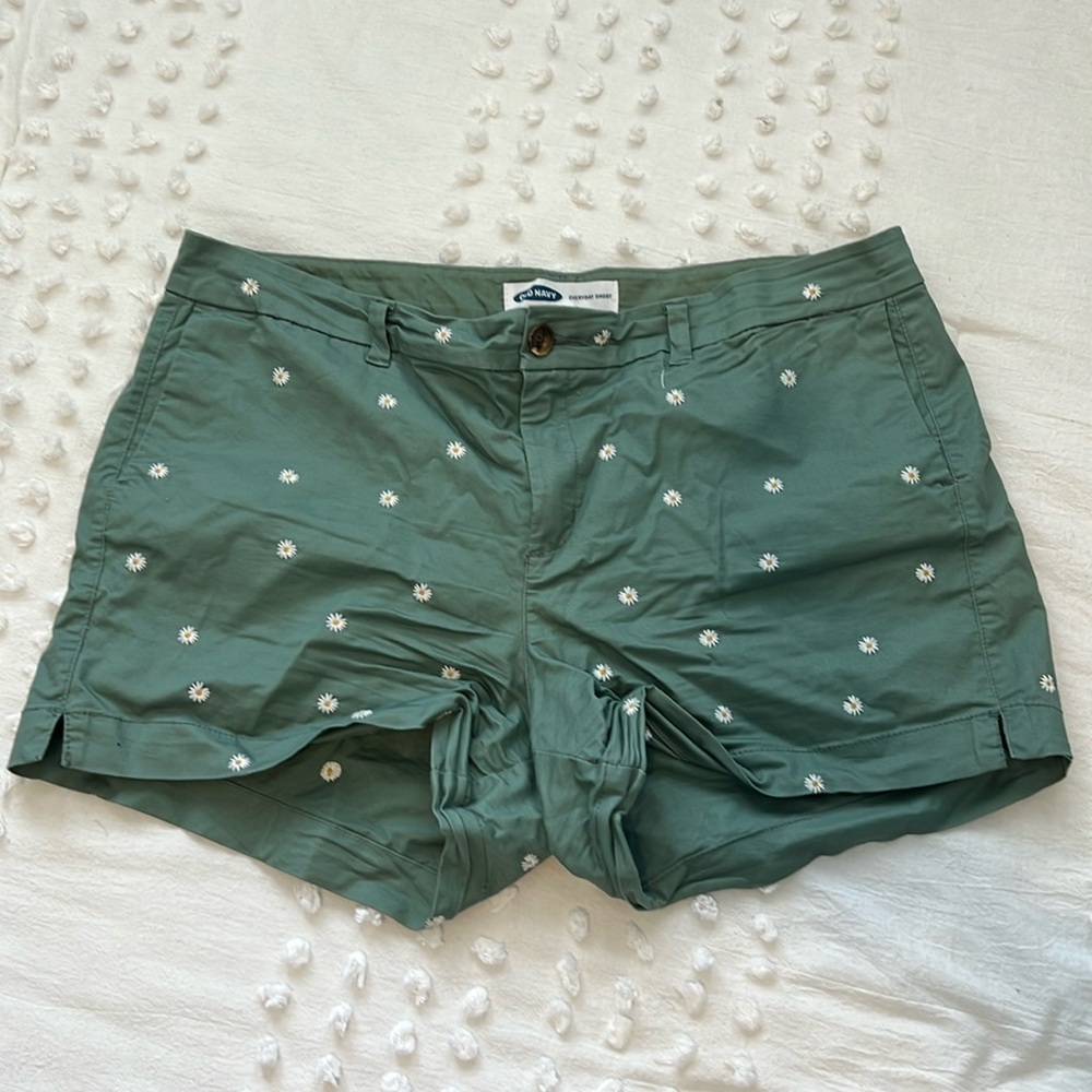🌻OLD NAVY SHORTS🌻